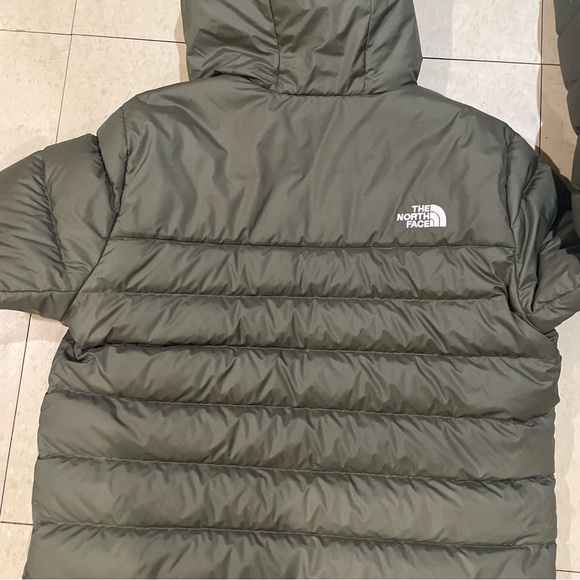 Mens The North Face Bubble Down Jacket In Green. Gently Used. Great Condition. - Picture 5 of 5